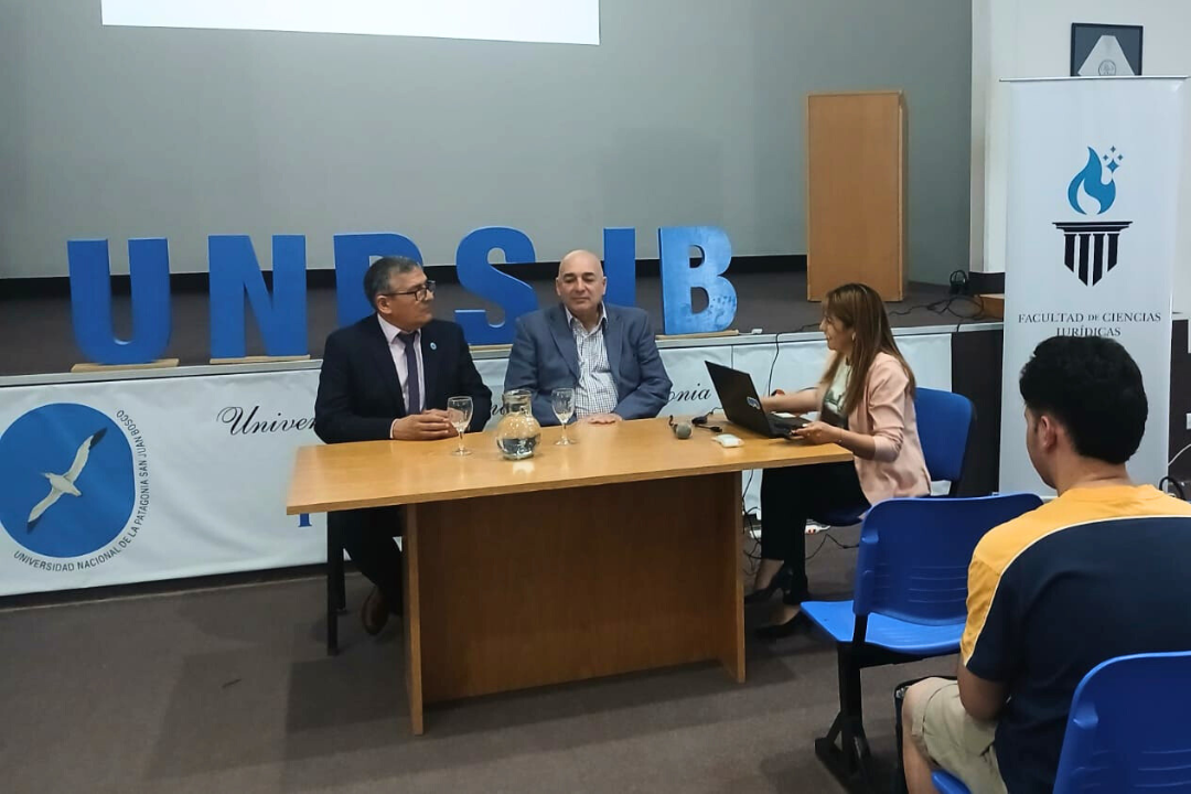 Charla en UNPSJB sede Puerto Madryn — Septiembre 2025