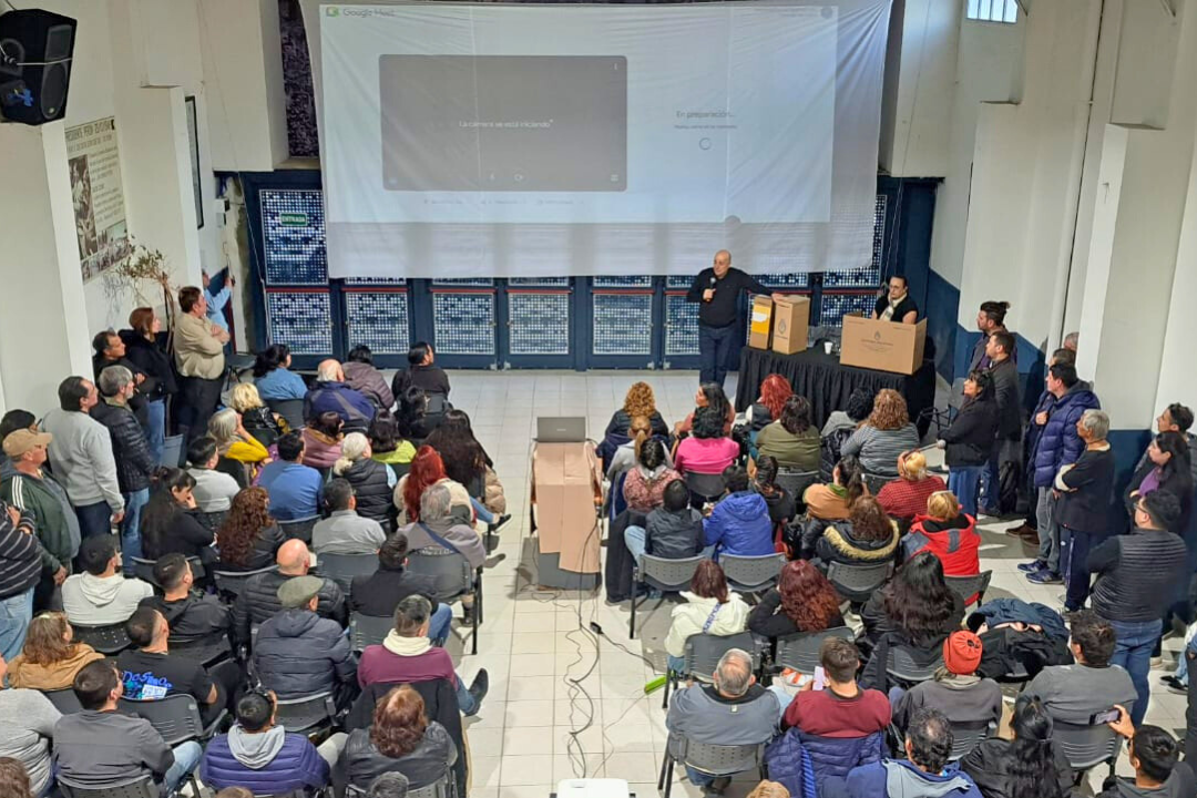 Charla en sede PJ en Comodoro — Septiembre 2025