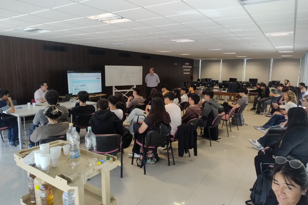 Capacitación a alumnos de escuela Politécnica — Octubre 2025